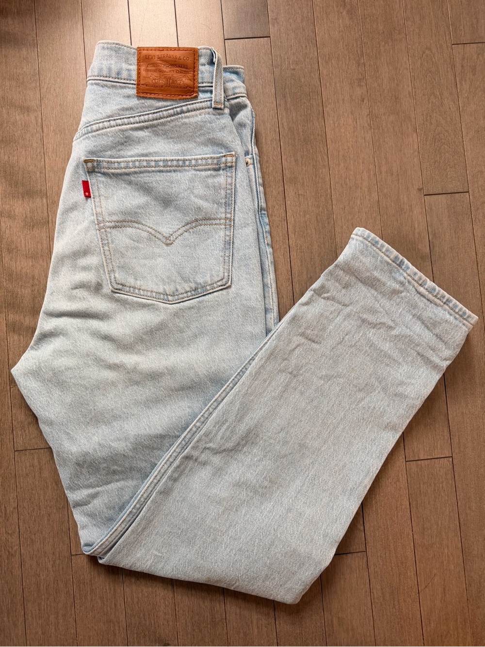 Levi's Women’s Light Wash Jeans  - 70s High Slim Straight (28)
